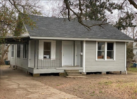 Photo of 2909 Woodford Street, Shreveport, LA 71108 (MLS # 21403645)