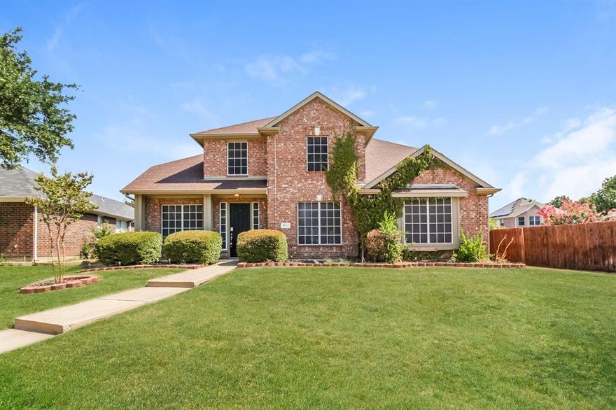 Enjoy this gorgeous home featuring living and entertainment space. This adorable home offers 4 bedroom and 2.5 bathroom home with carpet and ceramic tile type flooring. Home has 2 car garage space. The modern kitchen is equipped with modern appliances and offers updated cabinets with plenty of storage space. Home has neutral paint throughout. The private, fenced in backyard, is perfect for pets or for enjoying gorgeous days outdoors. This home won't last long. Apply today!