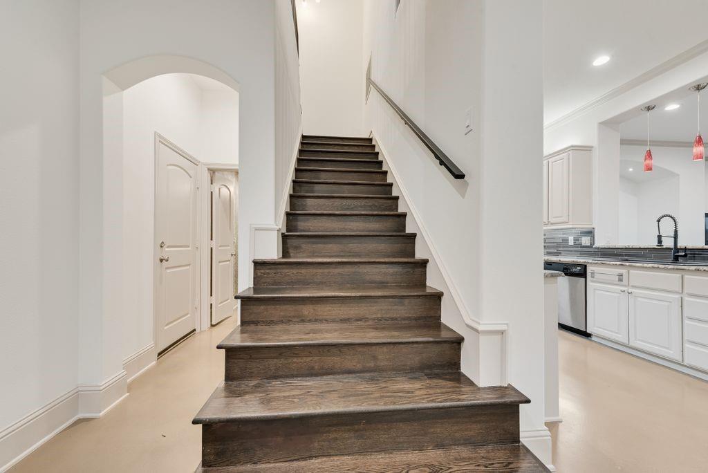 Renaissance Way Amd - Residential