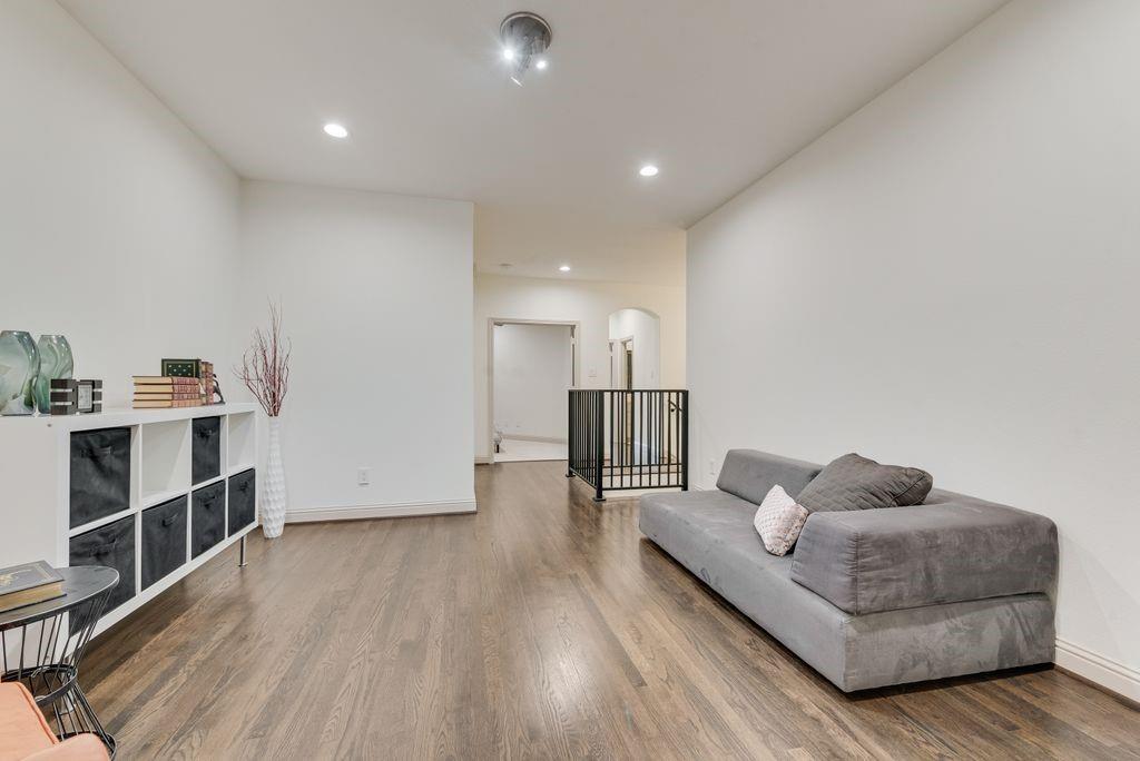Renaissance Way Amd - Residential