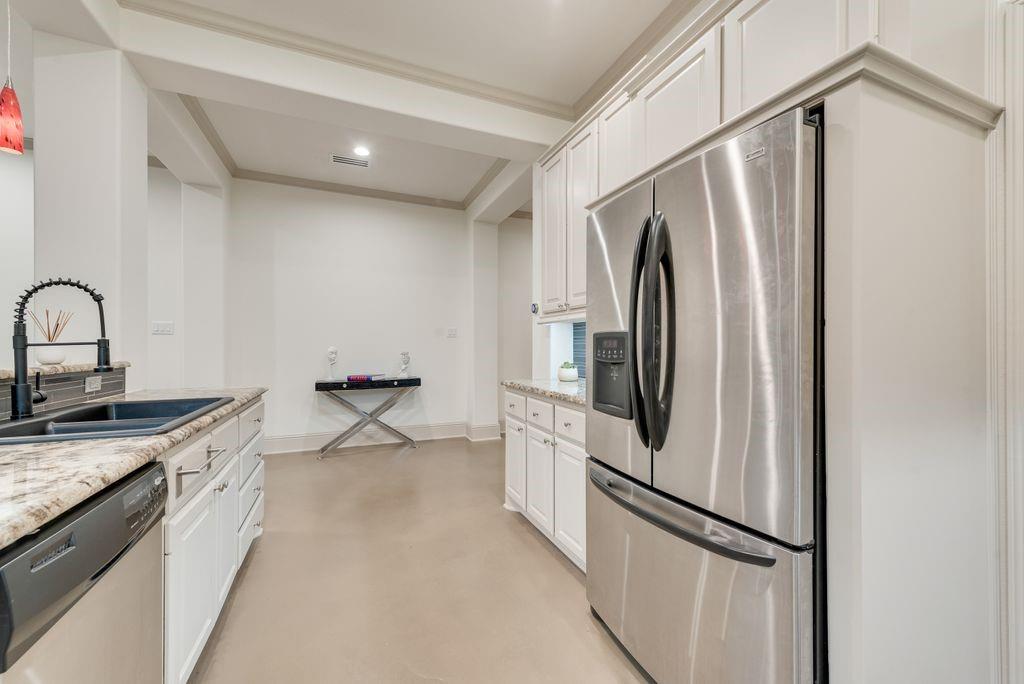 Renaissance Way Amd - Residential