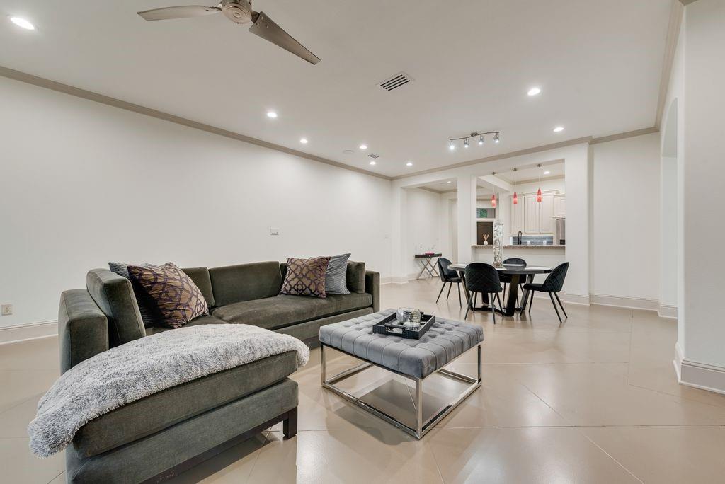Renaissance Way Amd - Residential