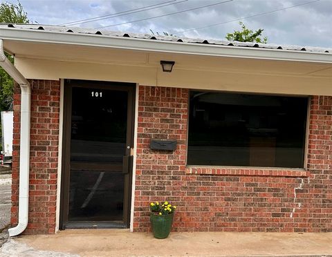 Photo of 1200 S Mirick Avenue #101, Denison, TX 75020 (MLS # 21249258)