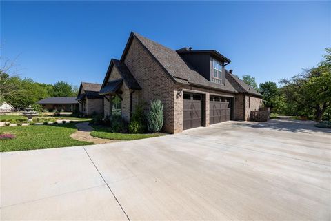 A home in Granbury