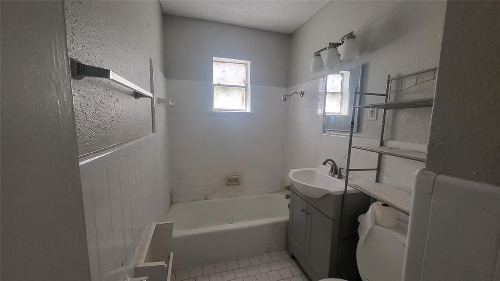 Arlington Heights West - Residential Lease