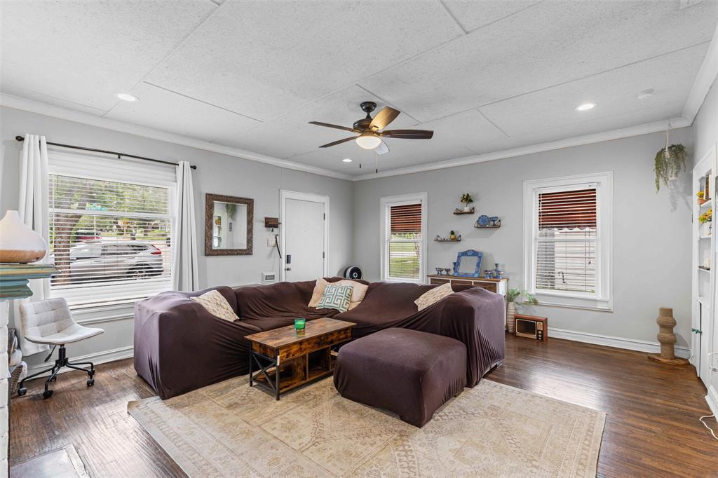 HI MOUNT ADDITION - Residential Lease