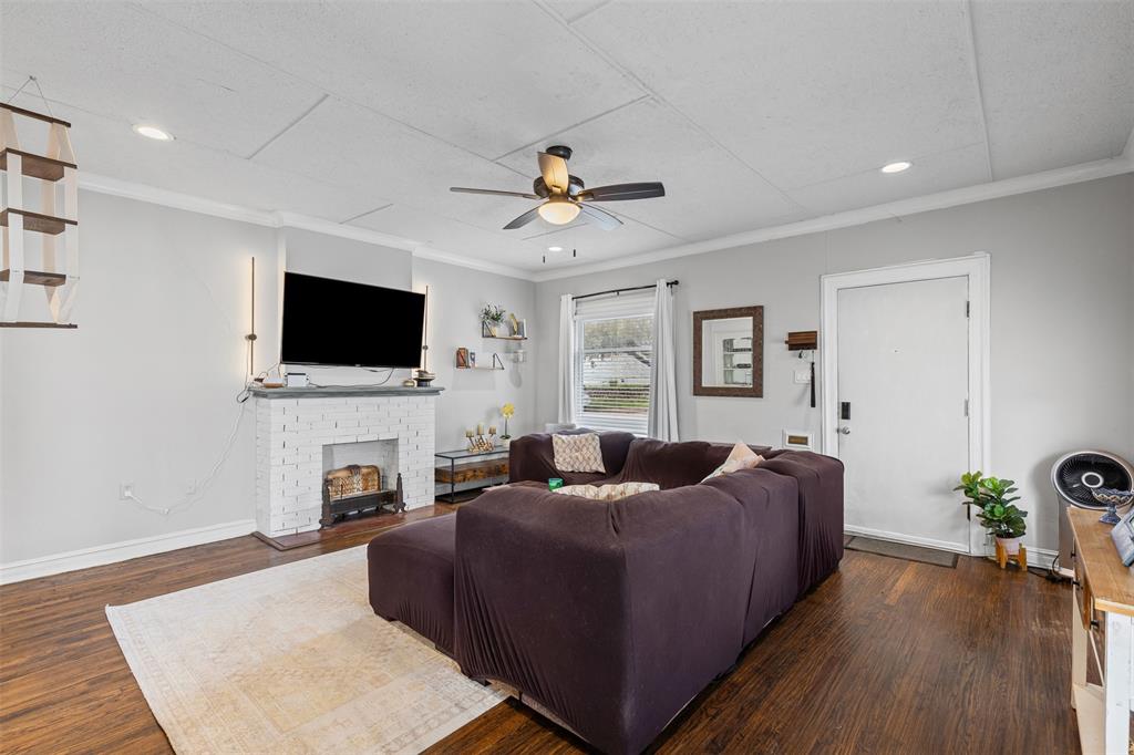 HI MOUNT ADDITION - Residential Lease