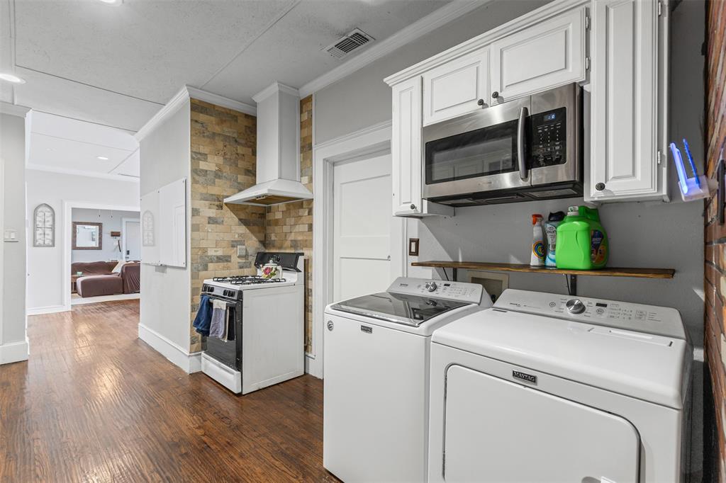 HI MOUNT ADDITION - Residential Lease