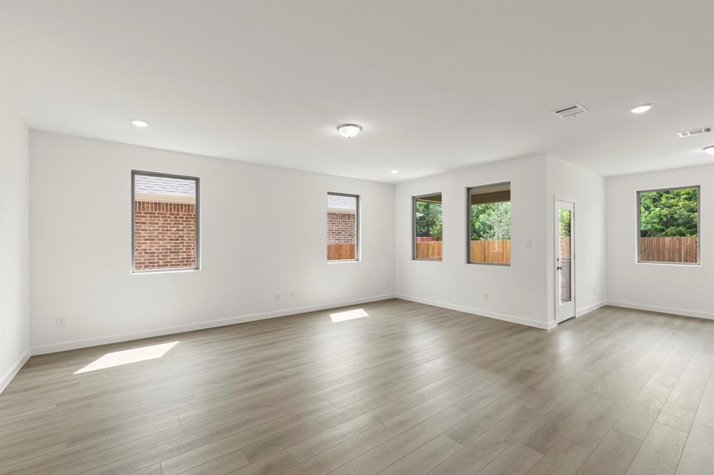 2415 Daisy Lane