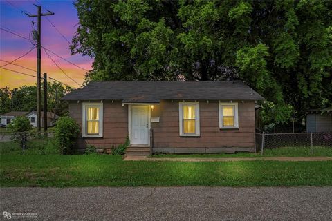 Photo of 901 Many Street, Bossier City, LA 71112 (MLS # 21252876)