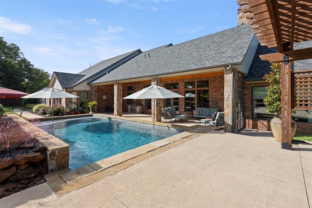 200 Regency Court