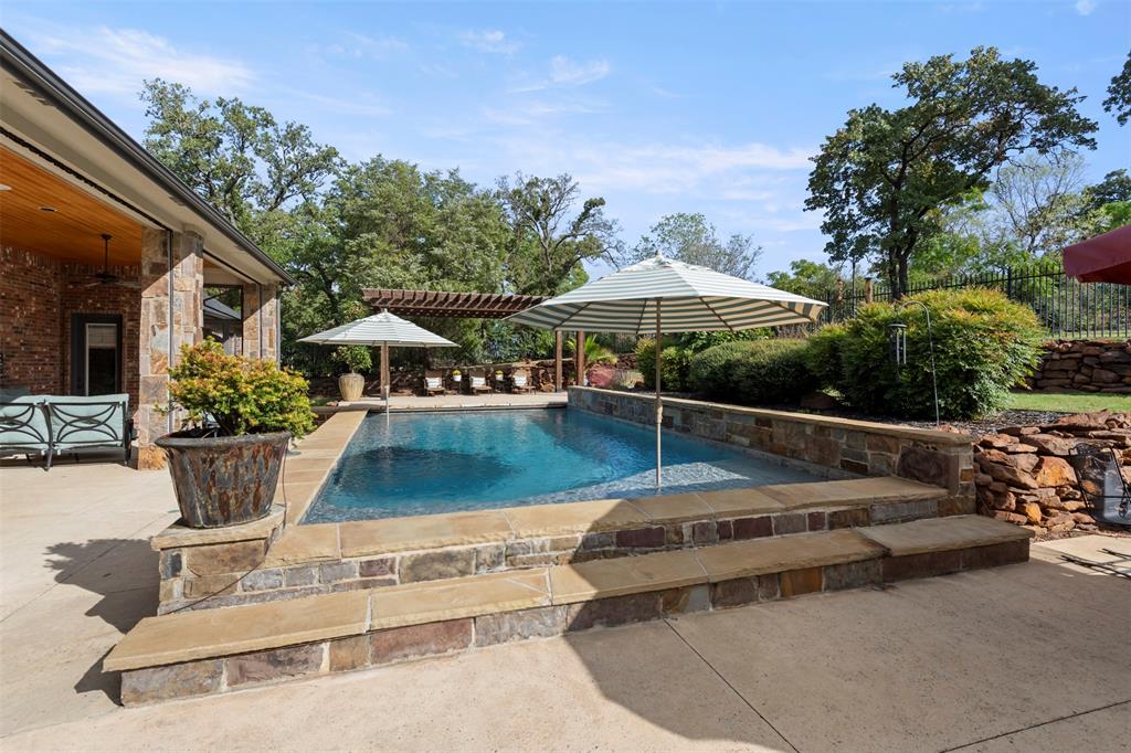 200 Regency Court
