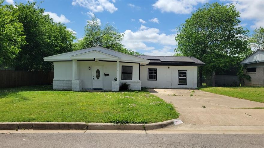 Recently updated, Open Concept home full of tasteful upgrades. Recent upgrades include , New Paint, Fixtures, and Laminate flooring throughout living areas. Remodeled kitchen features new countertops. Updated bathrooms have new vanities, bathtub and shower tile surround. . Buyer and agent to do their own due diligence and verify taxes, schools, square footage, etc. Info deemed reliable but not guaranteed. Solar Panels