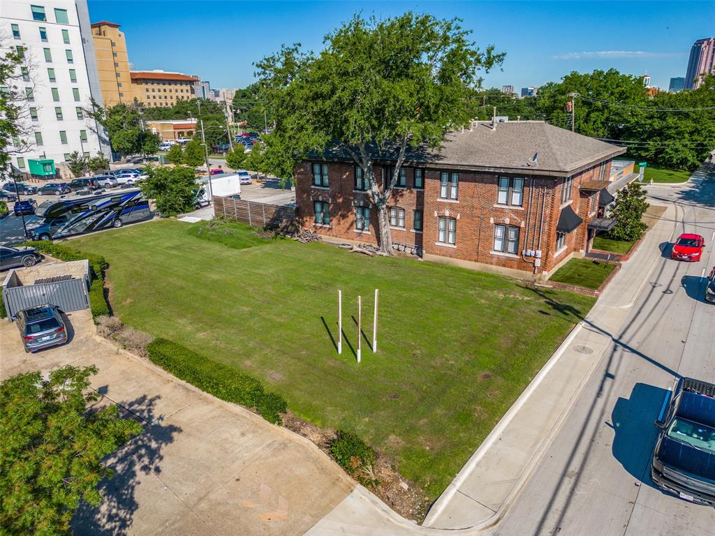 911 N Haskell Avenue