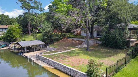 Photo of 4202 Indian Creek Court, Granbury, TX 76049 (MLS # 21286099)