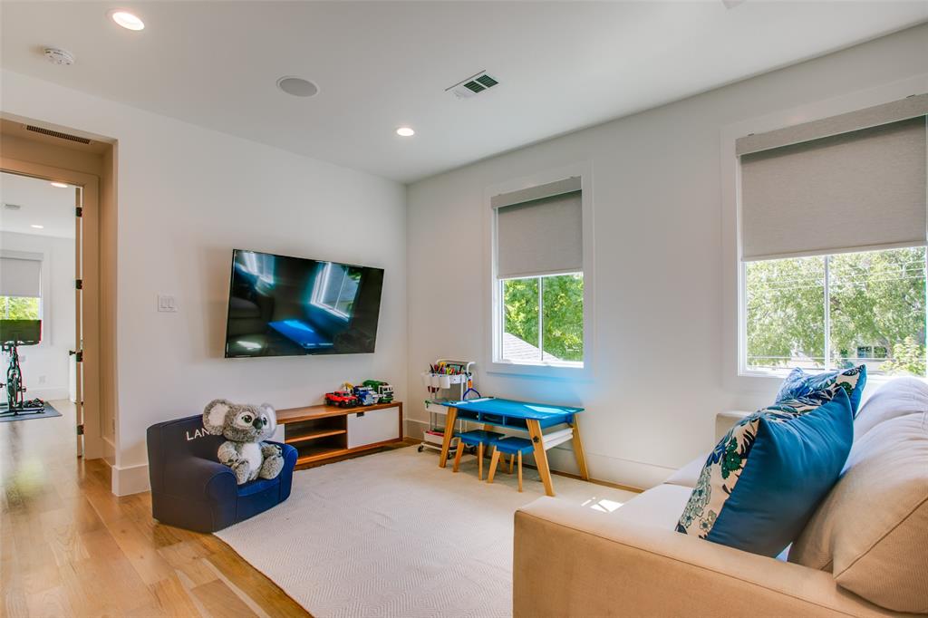 Shore Crest Estate - Residential