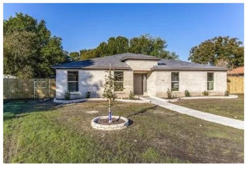 Tiny photo for 826 Bordner Drive, Lancaster, TX 75146 (MLS # 21200472)