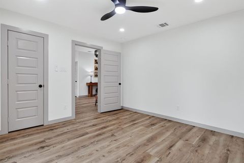 Tiny photo for 1512 Northcrest Court, Fort Worth, TX 76107 (MLS # 21277662)