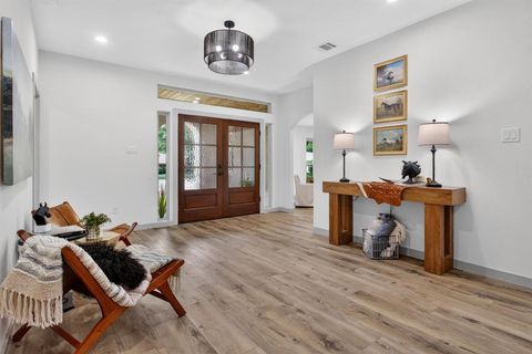 Tiny photo for 1512 Northcrest Court, Fort Worth, TX 76107 (MLS # 21277662)