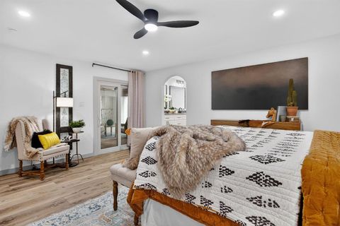 Tiny photo for 1512 Northcrest Court, Fort Worth, TX 76107 (MLS # 21277662)