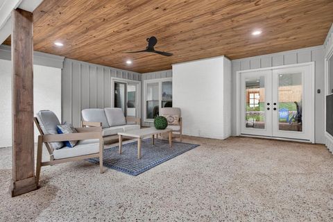 Tiny photo for 1512 Northcrest Court, Fort Worth, TX 76107 (MLS # 21277662)