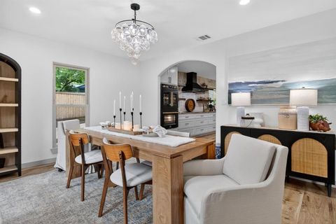 Tiny photo for 1512 Northcrest Court, Fort Worth, TX 76107 (MLS # 21277662)