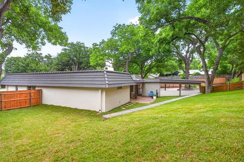 Tiny photo for 1512 Northcrest Court, Fort Worth, TX 76107 (MLS # 21277662)