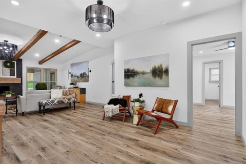 Tiny photo for 1512 Northcrest Court, Fort Worth, TX 76107 (MLS # 21277662)