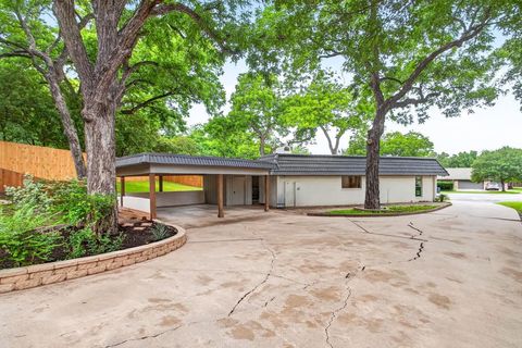 Tiny photo for 1512 Northcrest Court, Fort Worth, TX 76107 (MLS # 21277662)