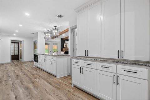 Tiny photo for 1512 Northcrest Court, Fort Worth, TX 76107 (MLS # 21277662)