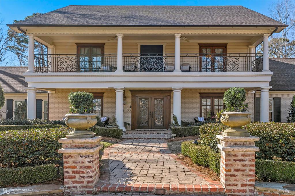 1217 Ridgewood Circle