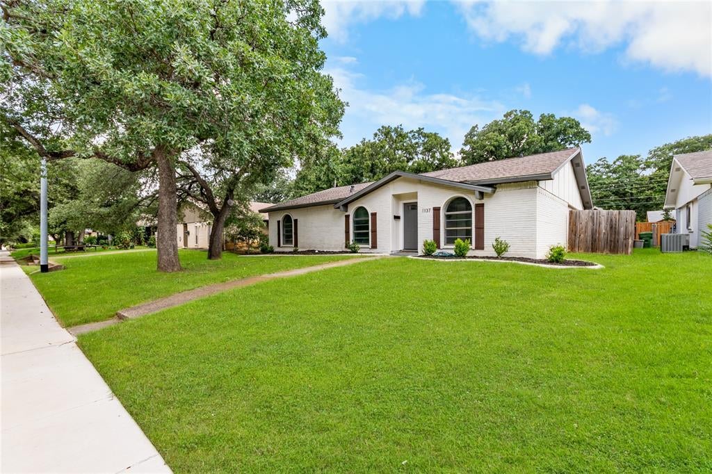 1137 Kingston Drive