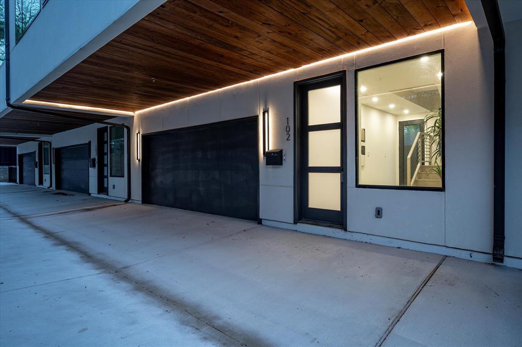 4534 Lake Avenue