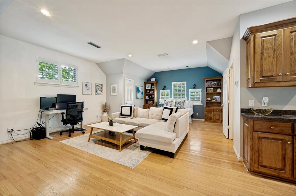 Wilshire Park - Residential
