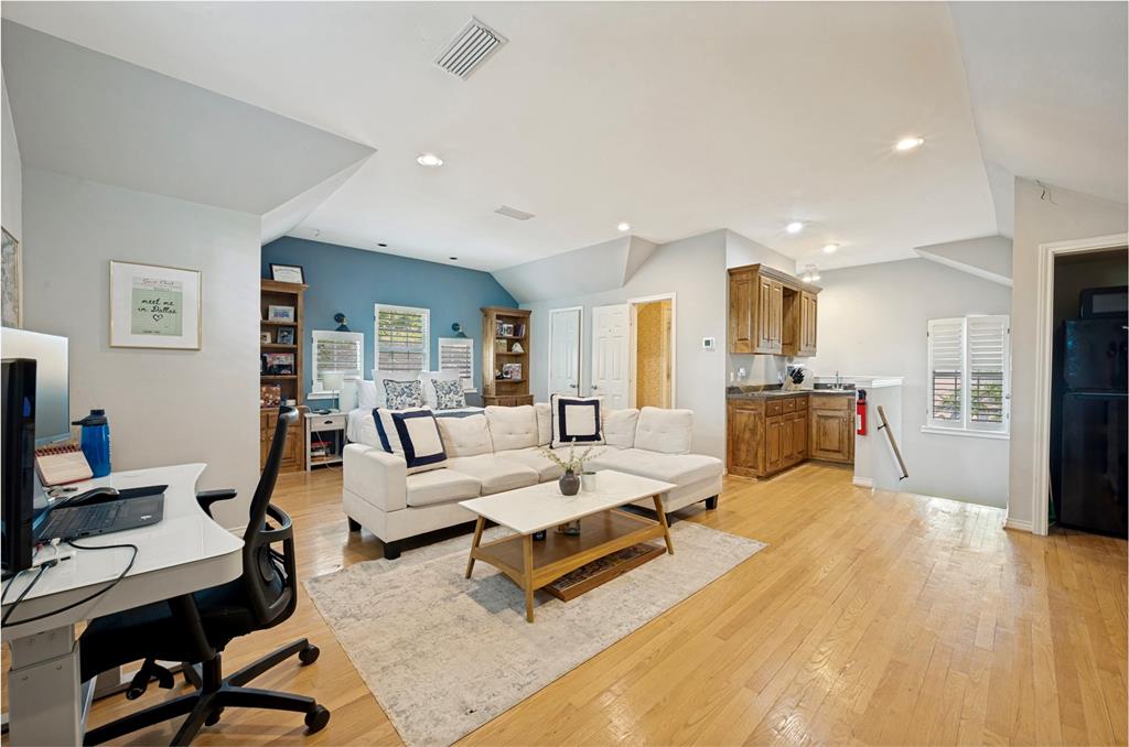 Wilshire Park - Residential