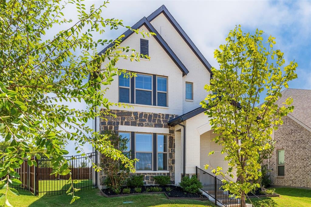 905 Carnation Drive