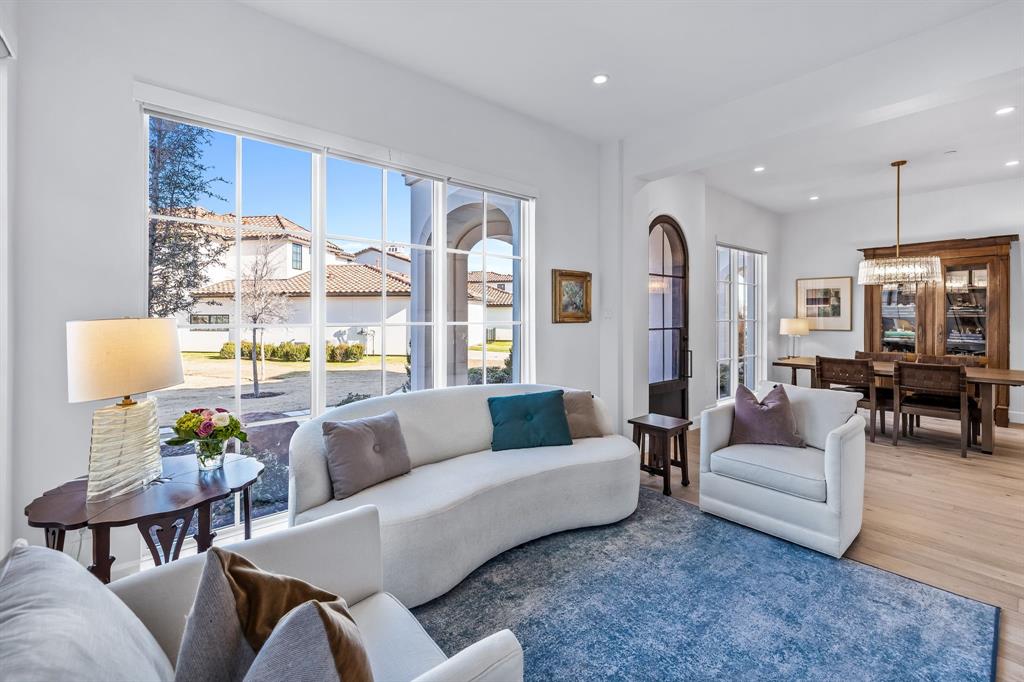 Lakeside Tower - Residential