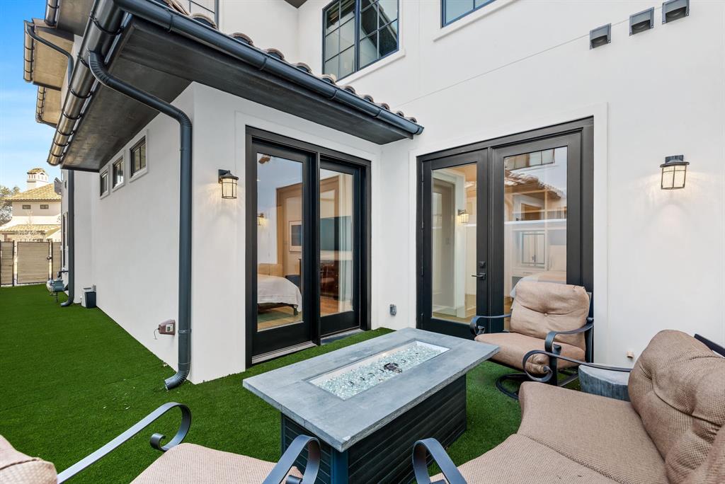 Lakeside Tower - Residential