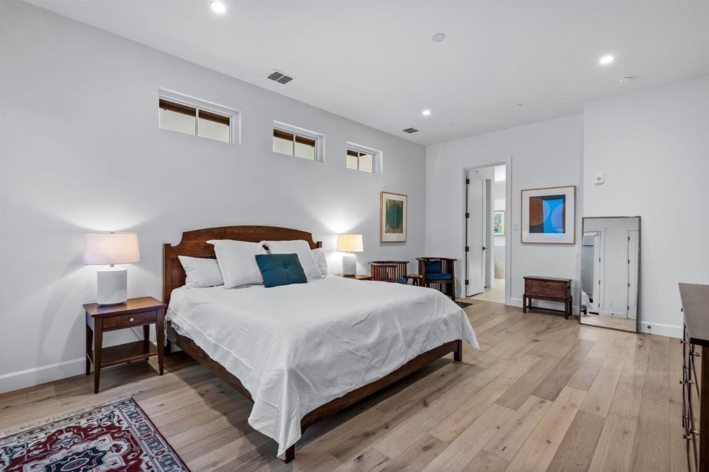 Lakeside Tower - Residential