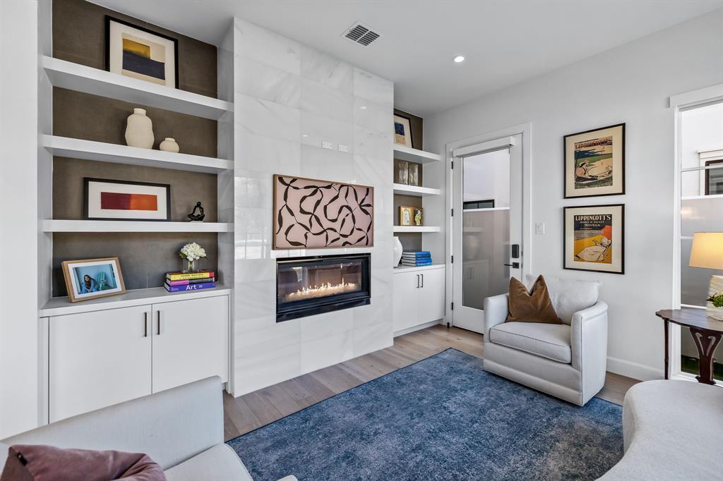 Lakeside Tower - Residential