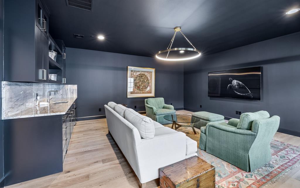 Lakeside Tower - Residential