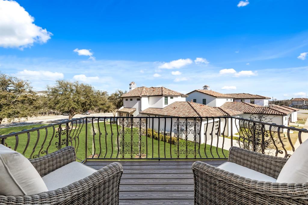 Lakeside Tower - Residential