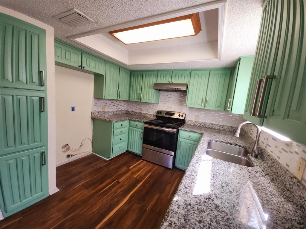 2426 Woodside Drive