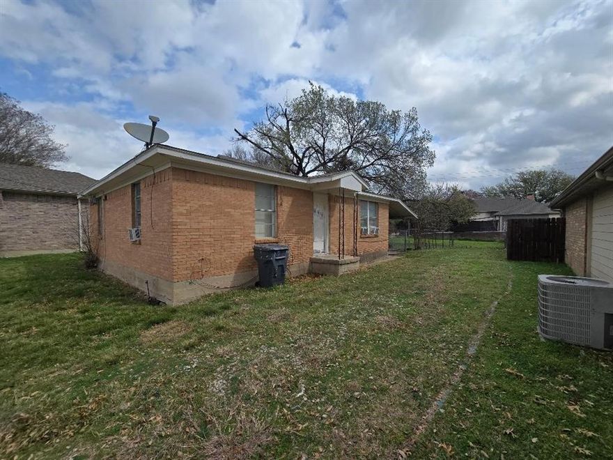 Investment Opportunity! Prime location in Far North Dallas in Plano ISD. The home is sold AS-IS. No survey available