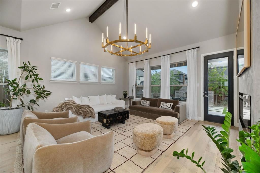 2262 Poppyvine Road