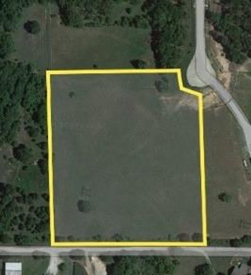 Peaster ISD! Oak Tree Ranch Estates! No HOA! Bring your own builder. Enjoy the peace and quiet of country living with the convenience of city living amenities. Great build site close to Peaster & Weatherford in Peaster ISD. Lots of wildlife. Deed Restrictions apply, no manufactured homes, min. living area of 2200 sf, no subdividing.