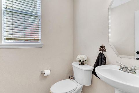 Tiny photo for 1716 Ivy Lane, Carrollton, TX 75007 (MLS # 21197807)