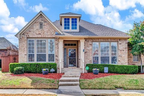 Photo of 1716 Ivy Lane, Carrollton, TX 75007 (MLS # 21197807)