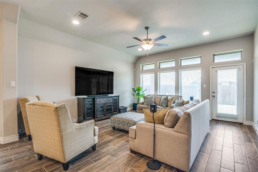 2322 Birdwell Cove