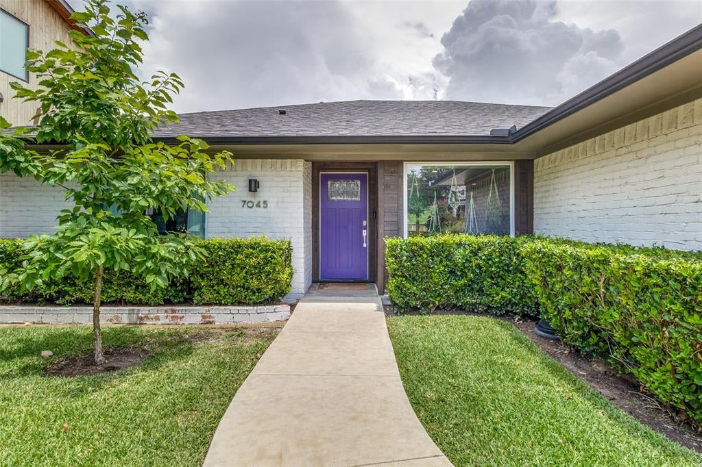 7045 Gaston Parkway